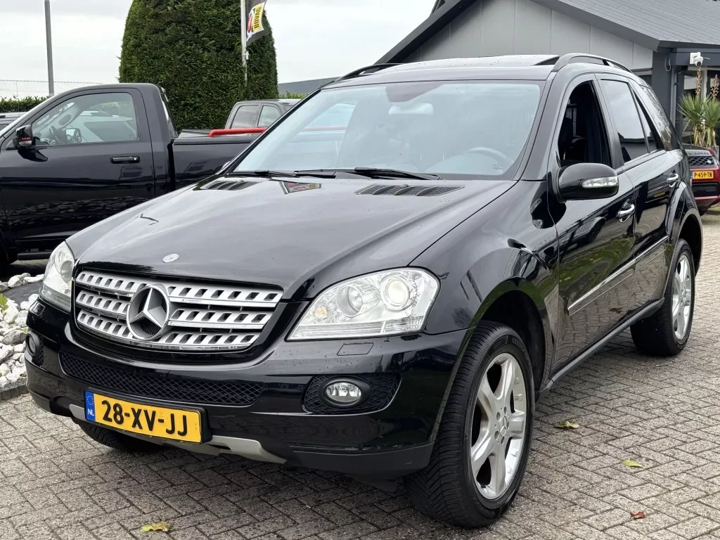 Mercedes-Benz M-Klasse (2006) — foto 1
