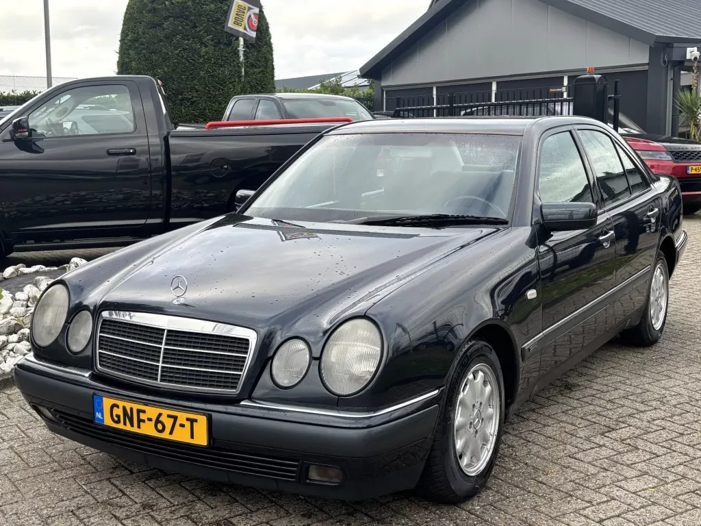 Mercedes-Benz E-Klasse (1998) — foto 1