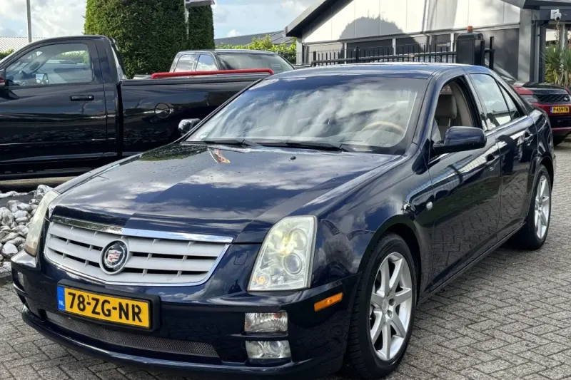 Cadillac STS (2008)