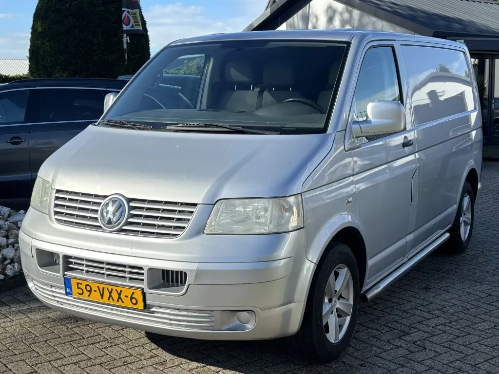 Volkswagen Transporter (2009) — foto 1
