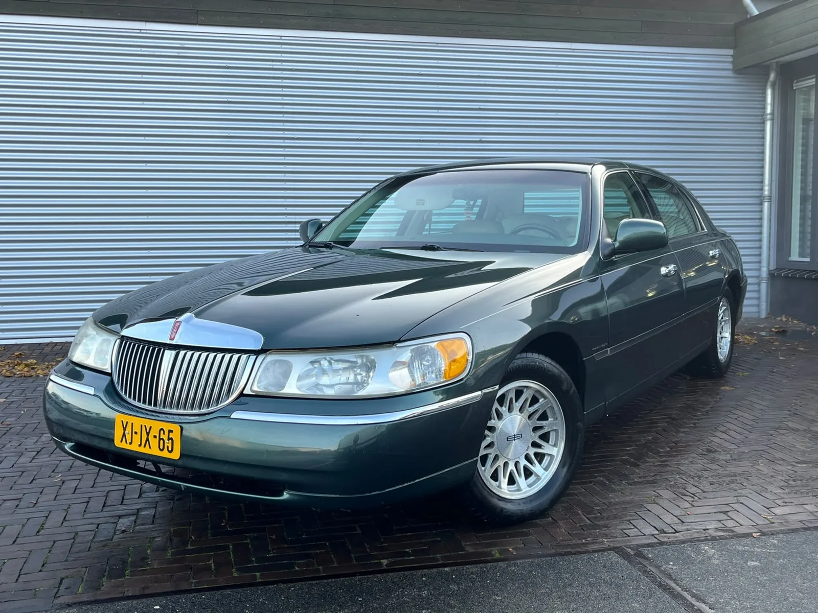 Lincoln Town Car (1998) — foto 1