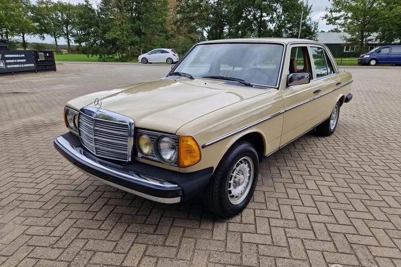 Mercedes-Benz 300-Serie (1982)