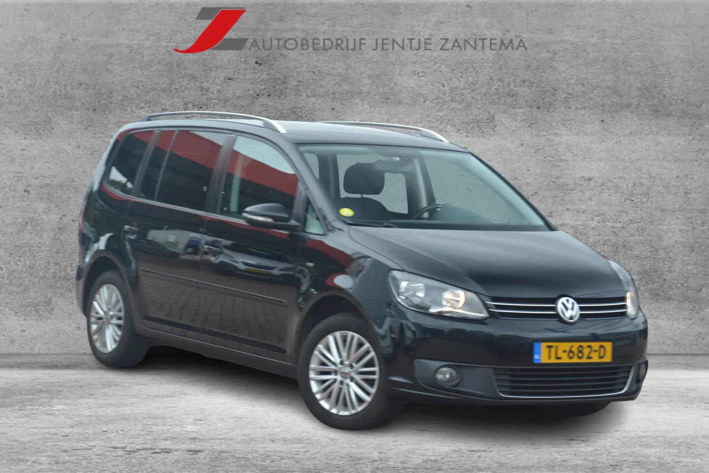 Volkswagen Touran (2015) — foto 1