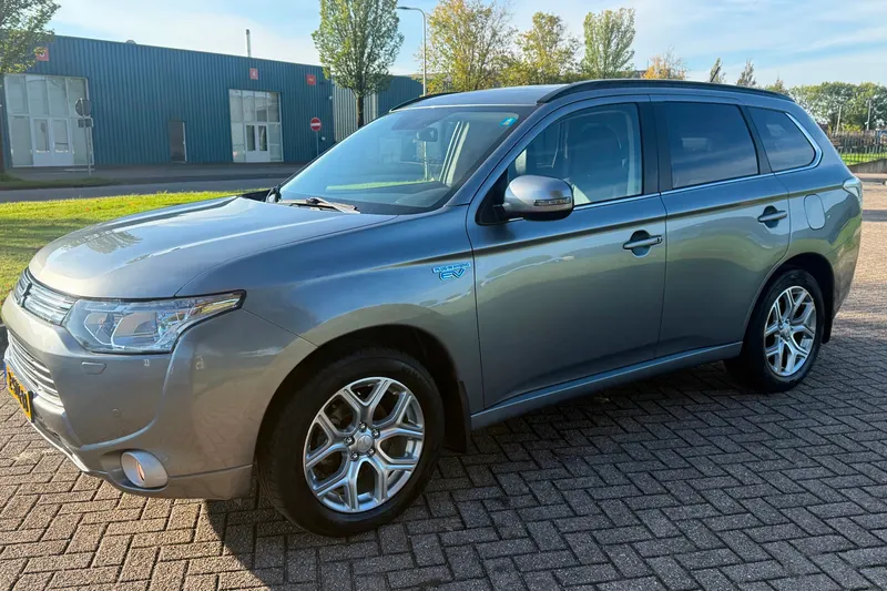 Mitsubishi Outlander (2013)