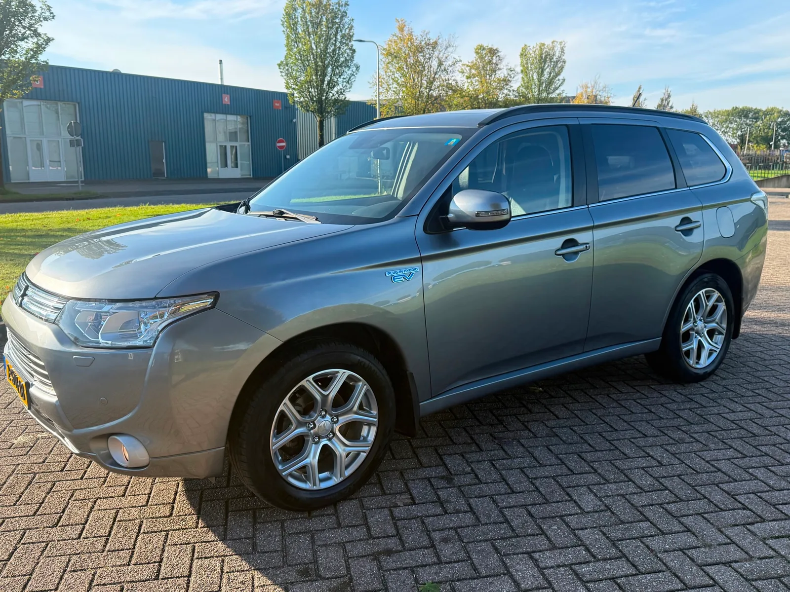 Mitsubishi Outlander (2013) — foto 1