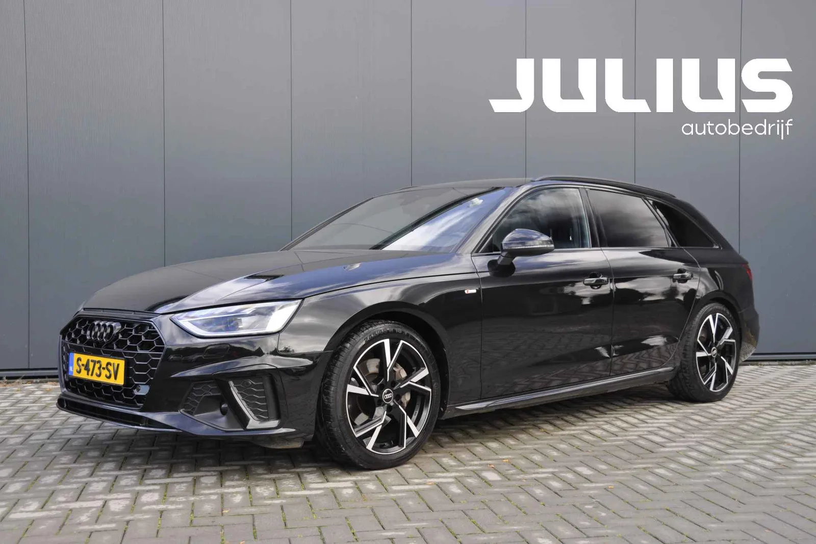 Audi A4 (2023) — foto 1