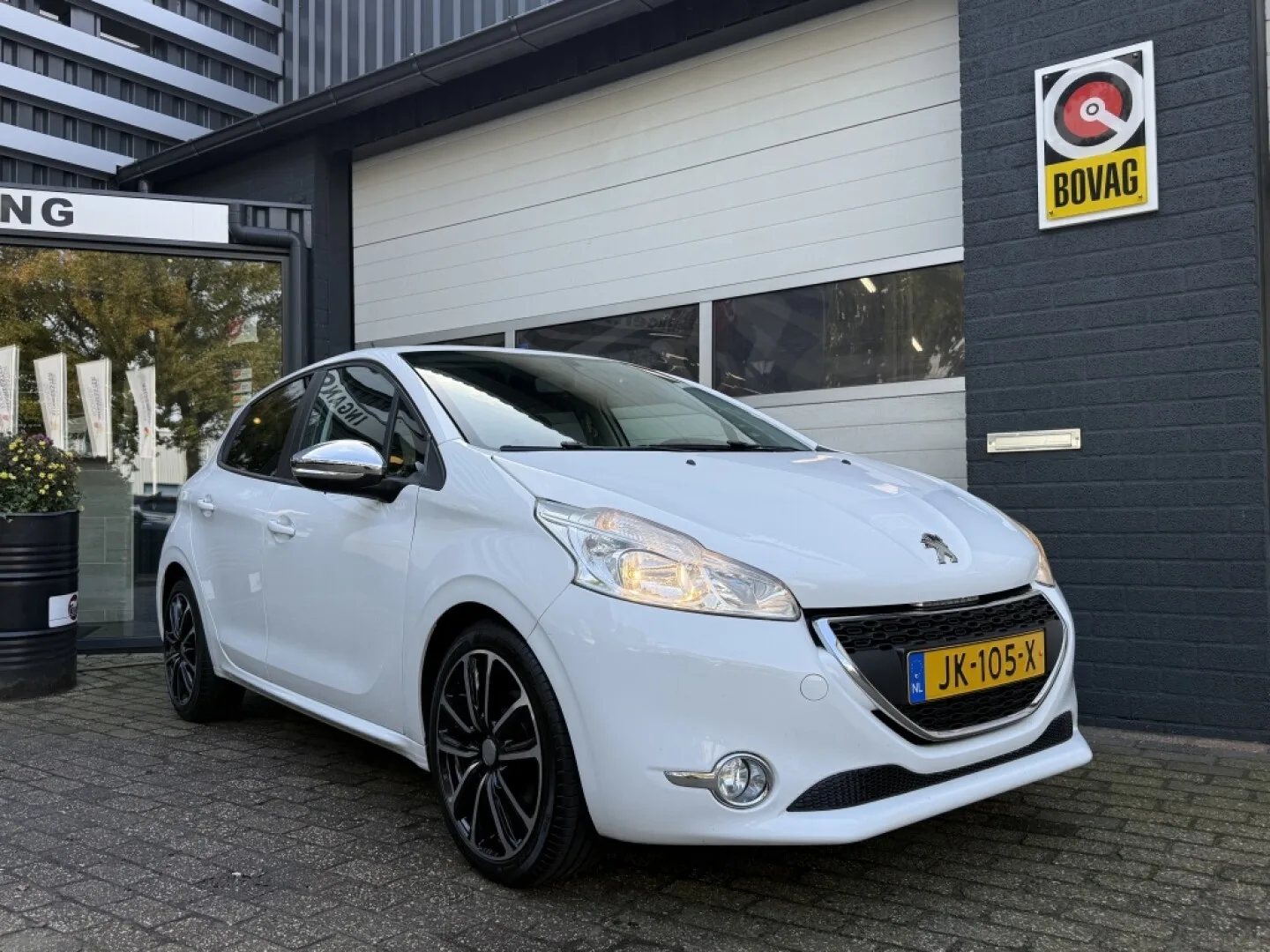 Peugeot 208 (2013) — foto 1