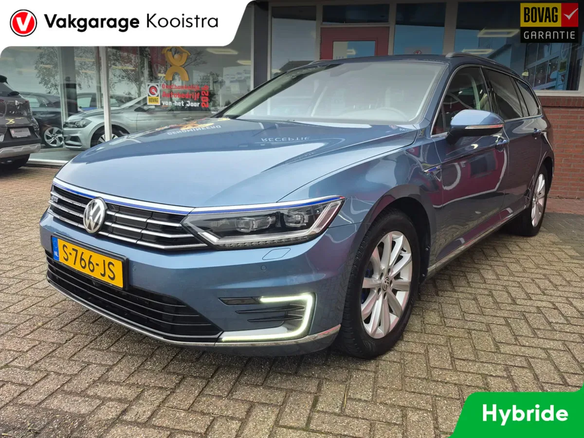Volkswagen Passat (2018) — foto 1