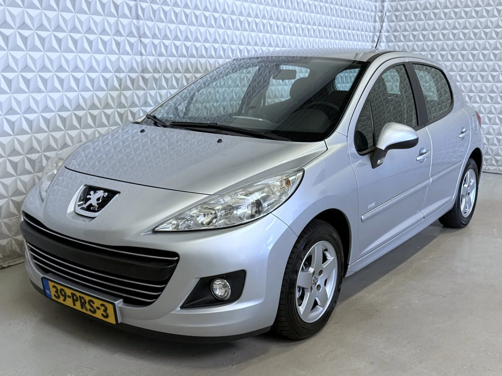 Peugeot 207 (2011) — foto 1