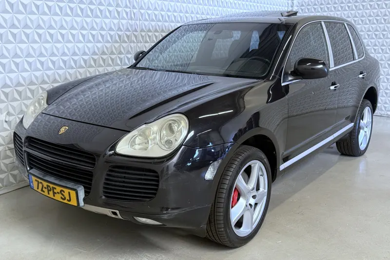 Porsche Cayenne (2004)