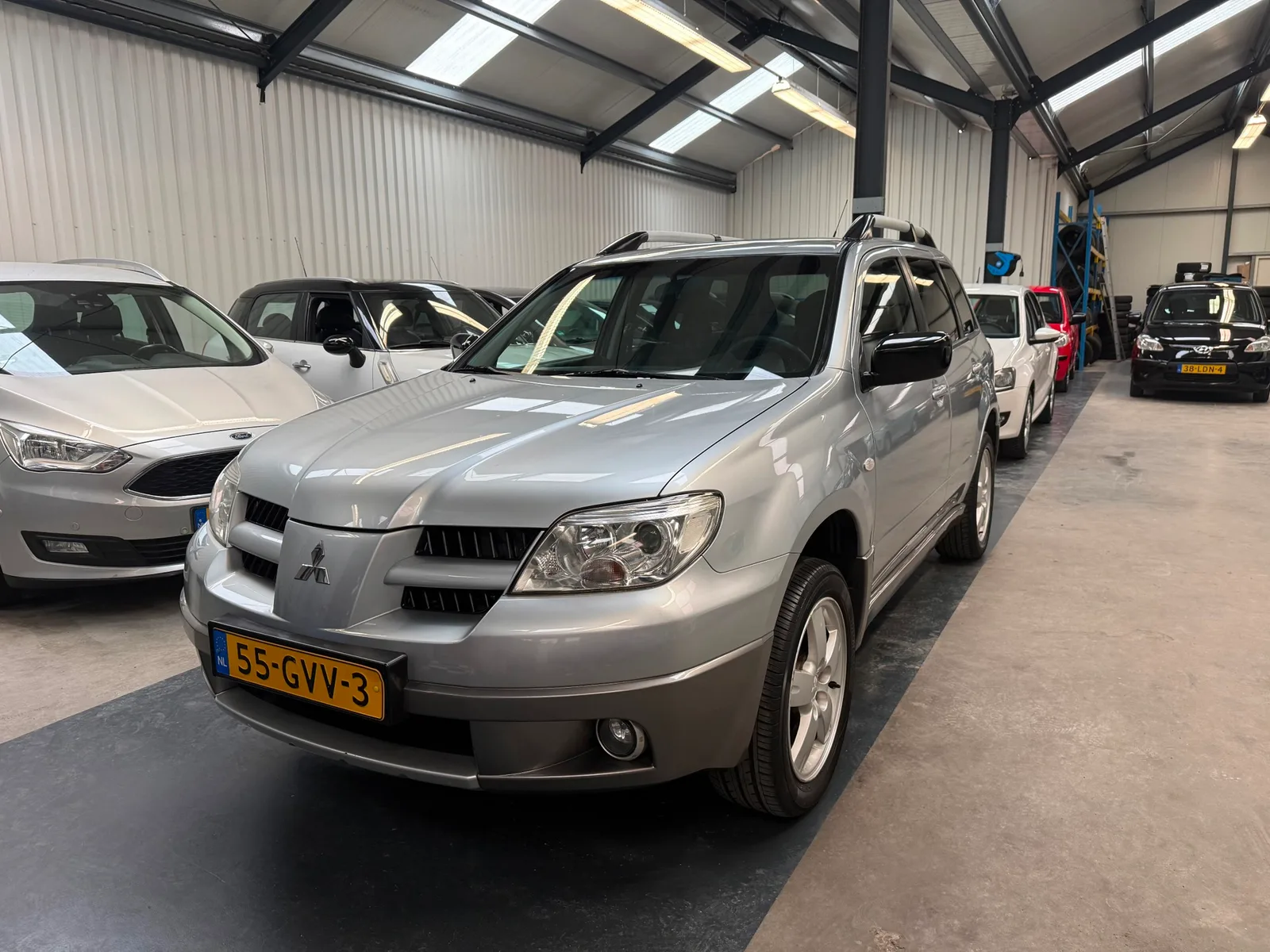 Mitsubishi Outlander (2008) — foto 1