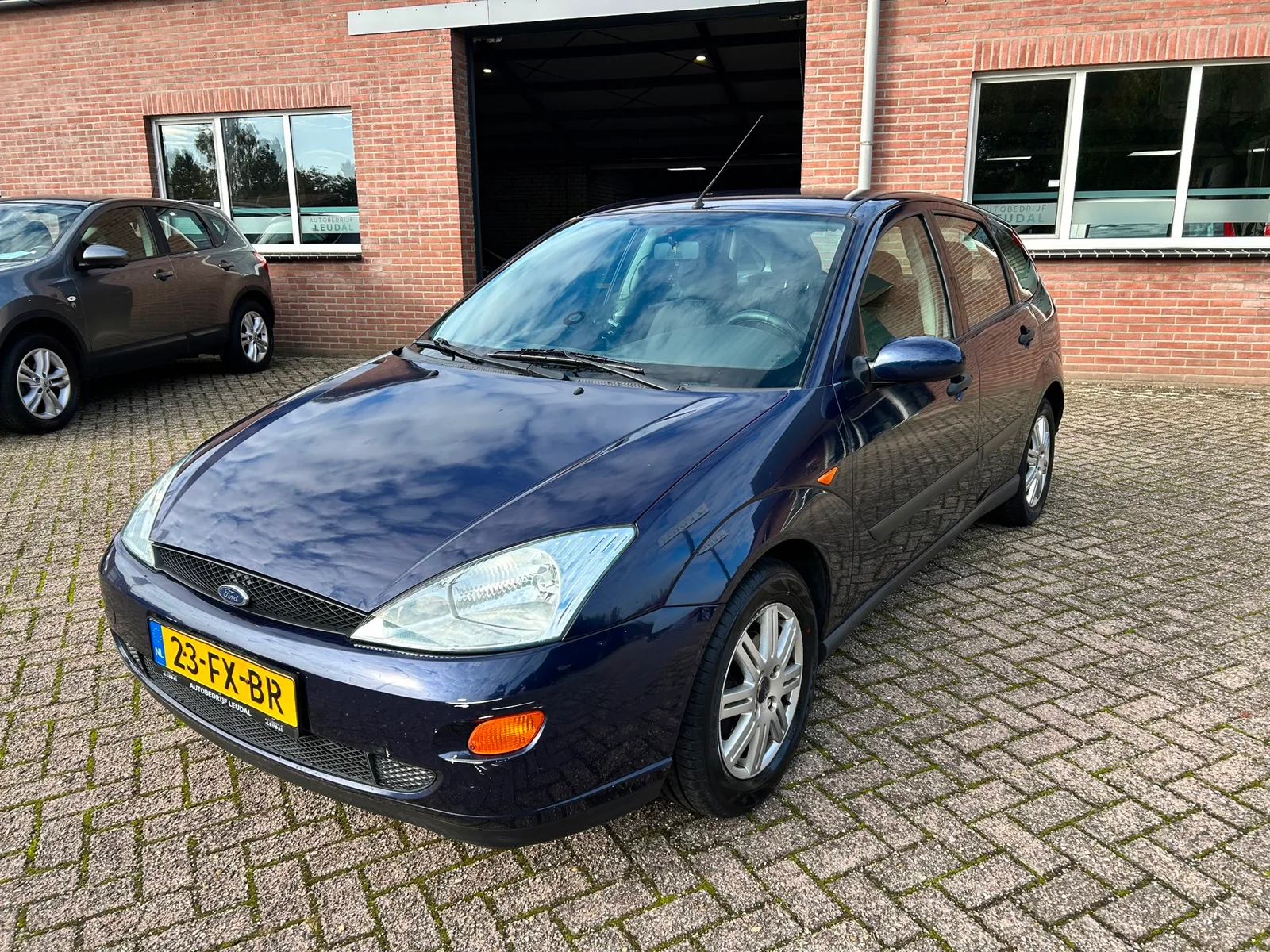 Ford Focus (2000) — foto 1