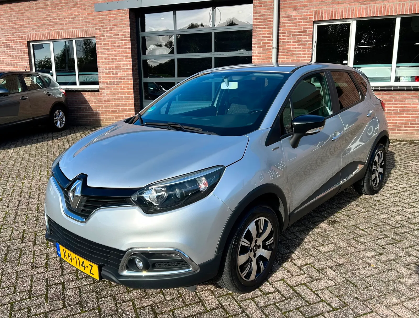 Renault Captur (2016) — foto 1