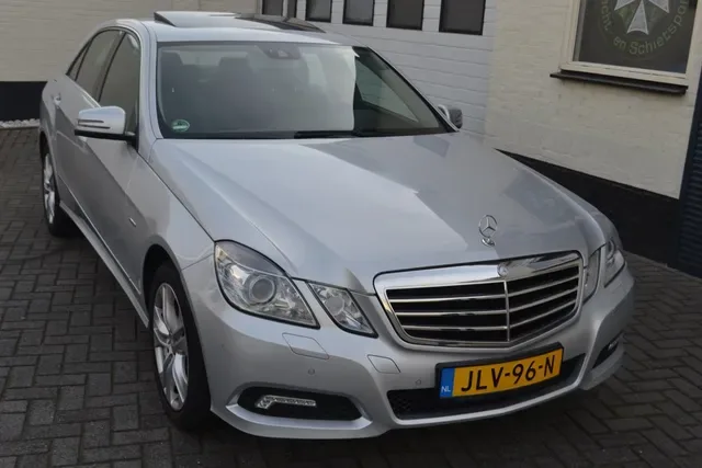 Mercedes-Benz E-Klasse (2009) — foto 1