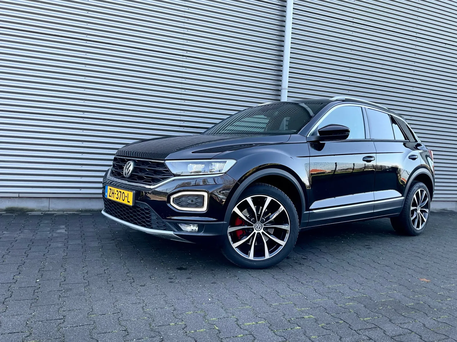 Volkswagen T-Roc (2019) — foto 1
