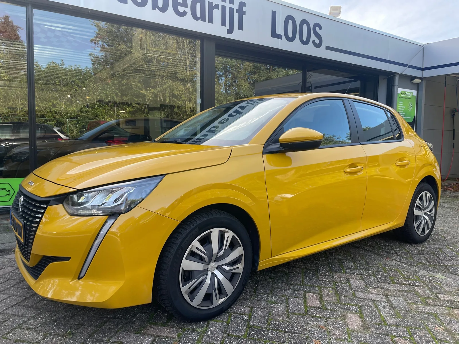 Peugeot 208 (2020) — foto 1