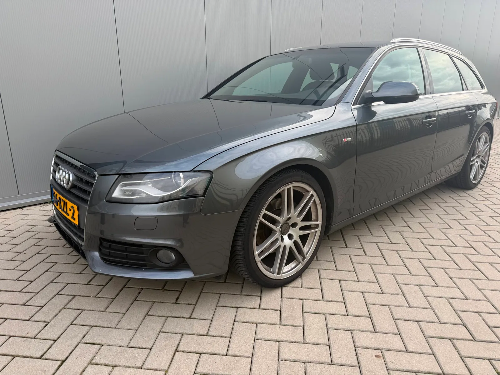 Audi A4 (2010) — foto 1