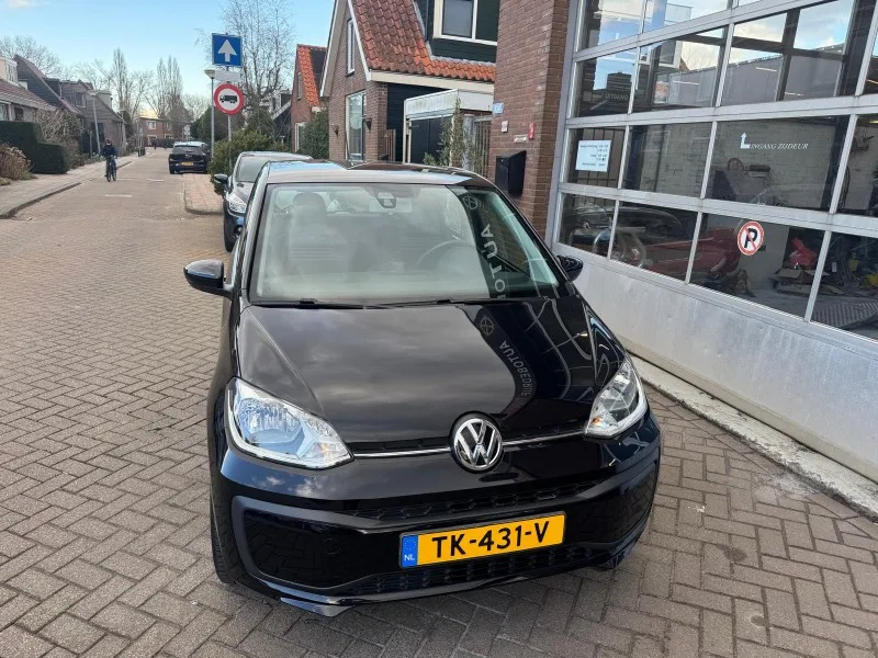 Volkswagen Up! (2018) — foto 1