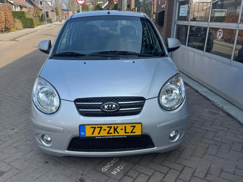 Kia Picanto (2008) — foto 1