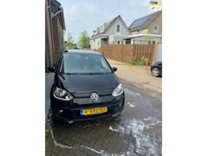 Volkswagen Up! (2014) — foto 1