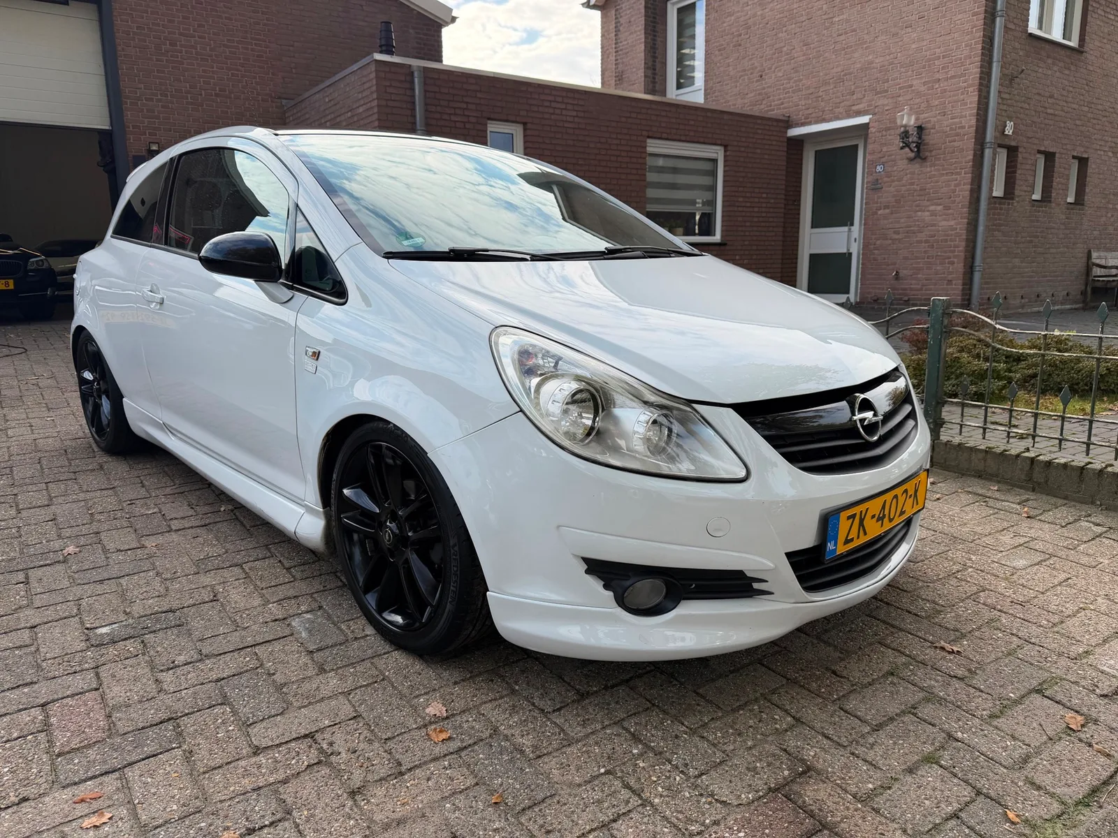 Opel Corsa (2009) — foto 1
