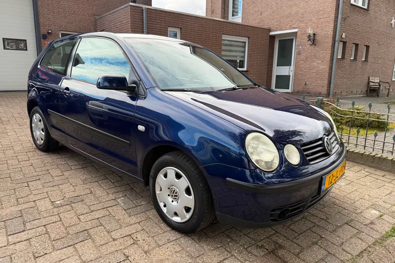 Volkswagen Polo (2002)