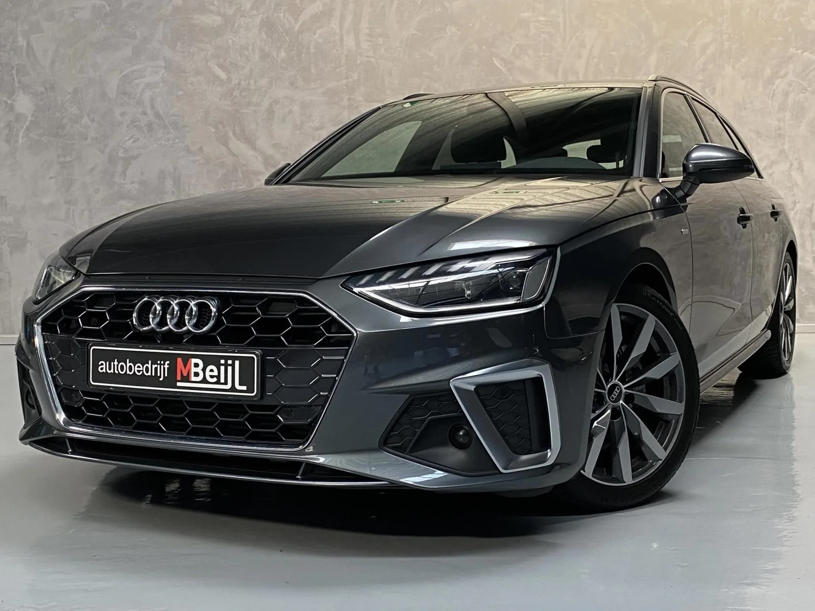 Audi A4 (2021) — foto 1