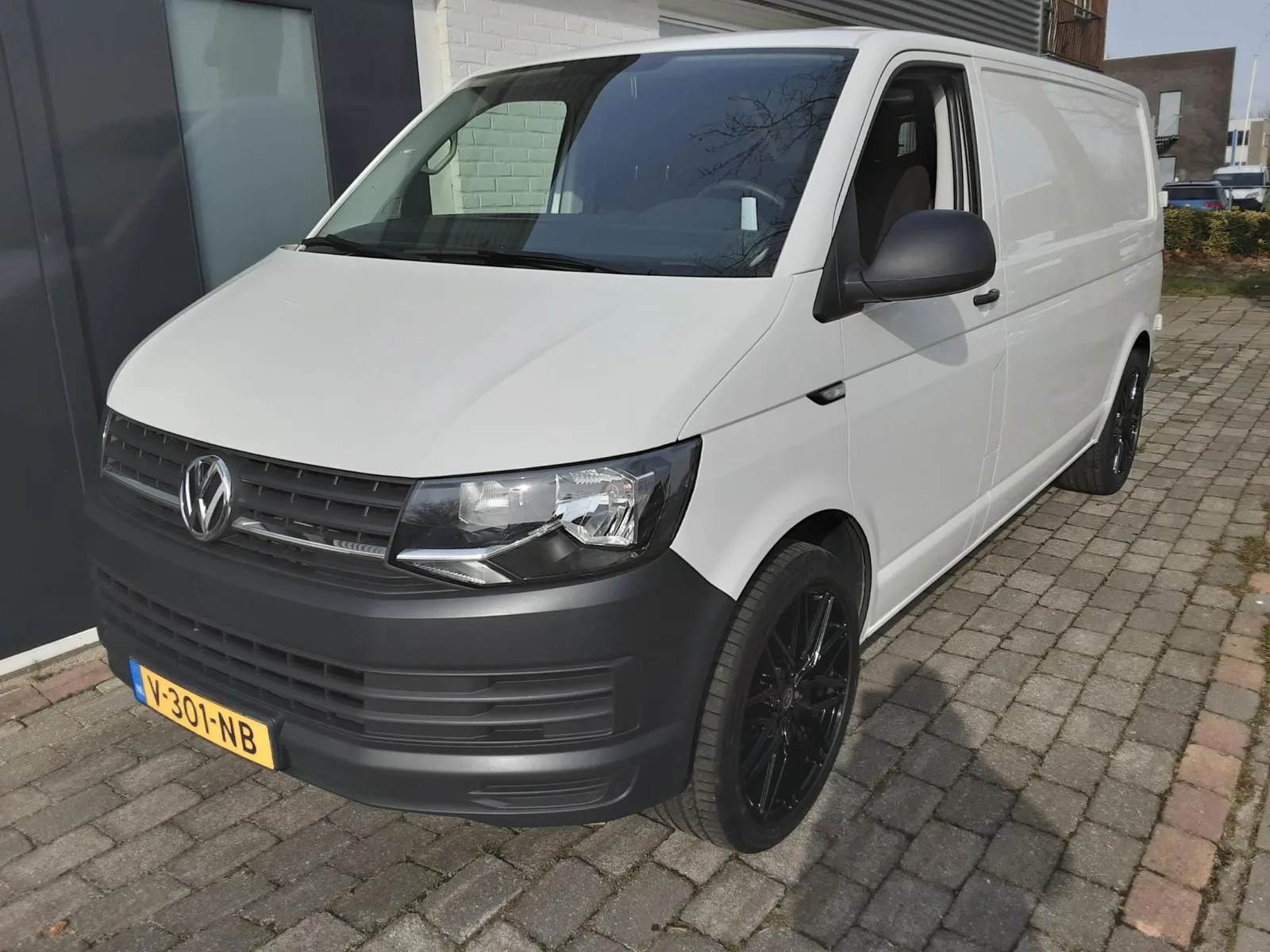 Volkswagen Transporter (2018) — foto 1