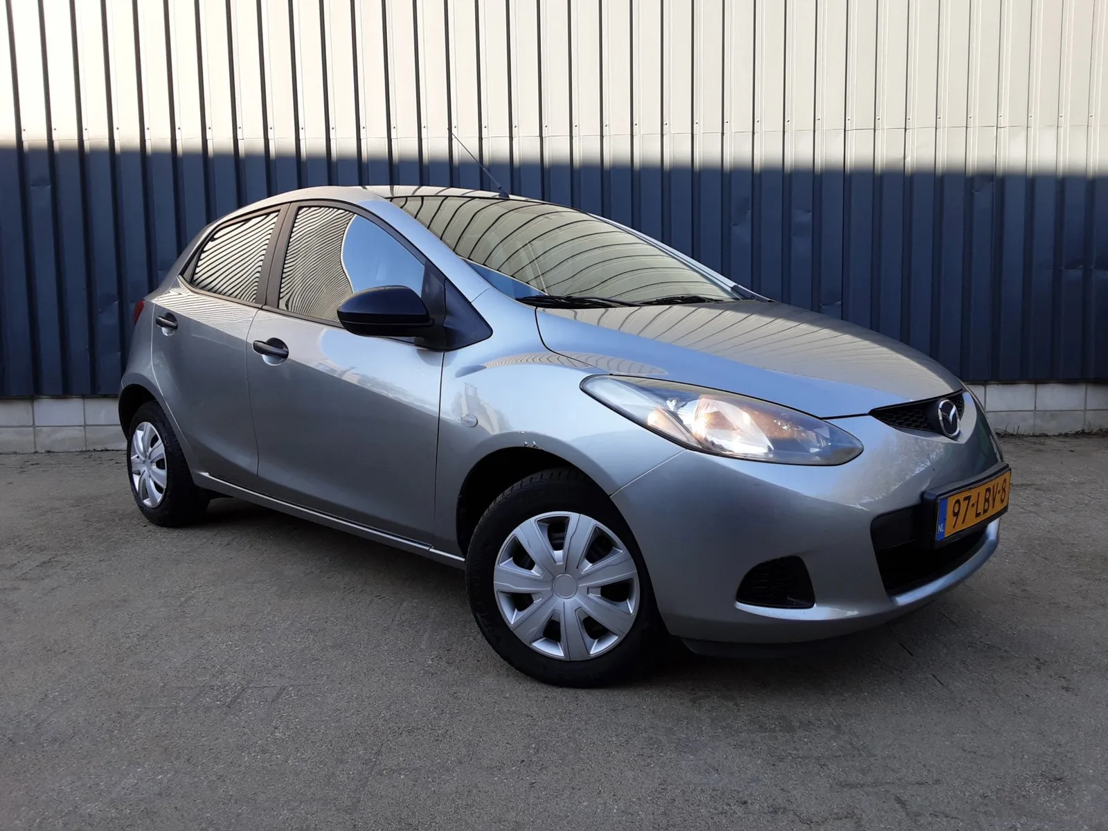 Mazda 2 (2010) — foto 1