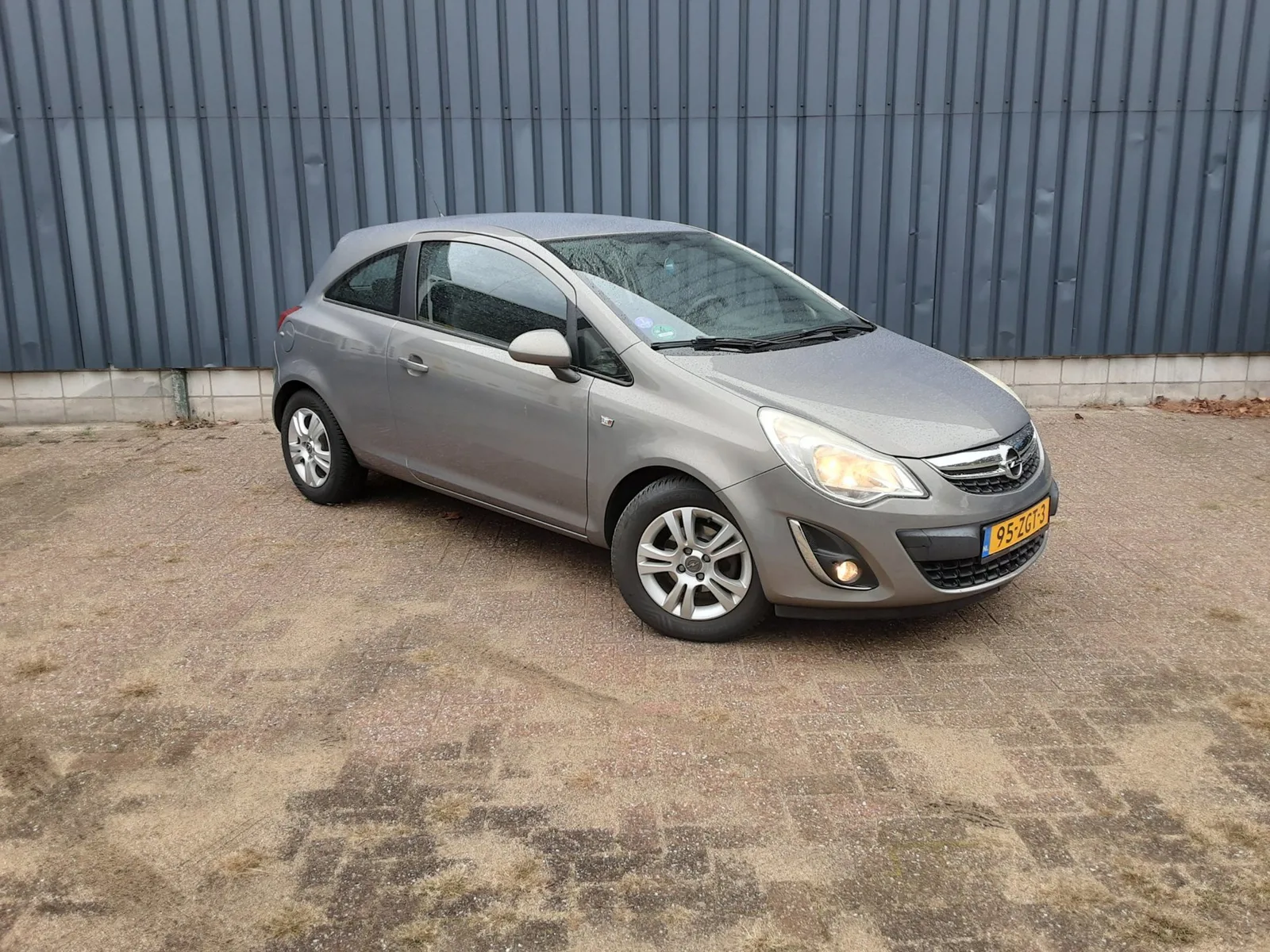 Opel Corsa (2011) — foto 1