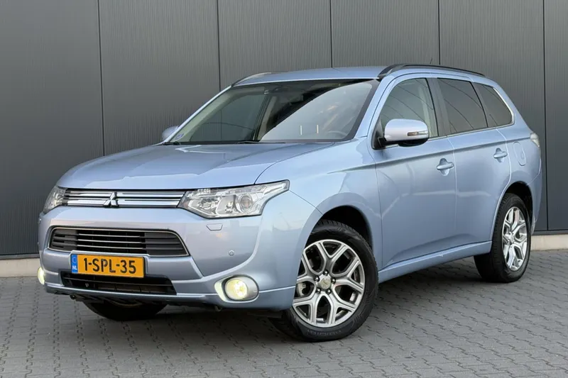 Mitsubishi Outlander (2013)
