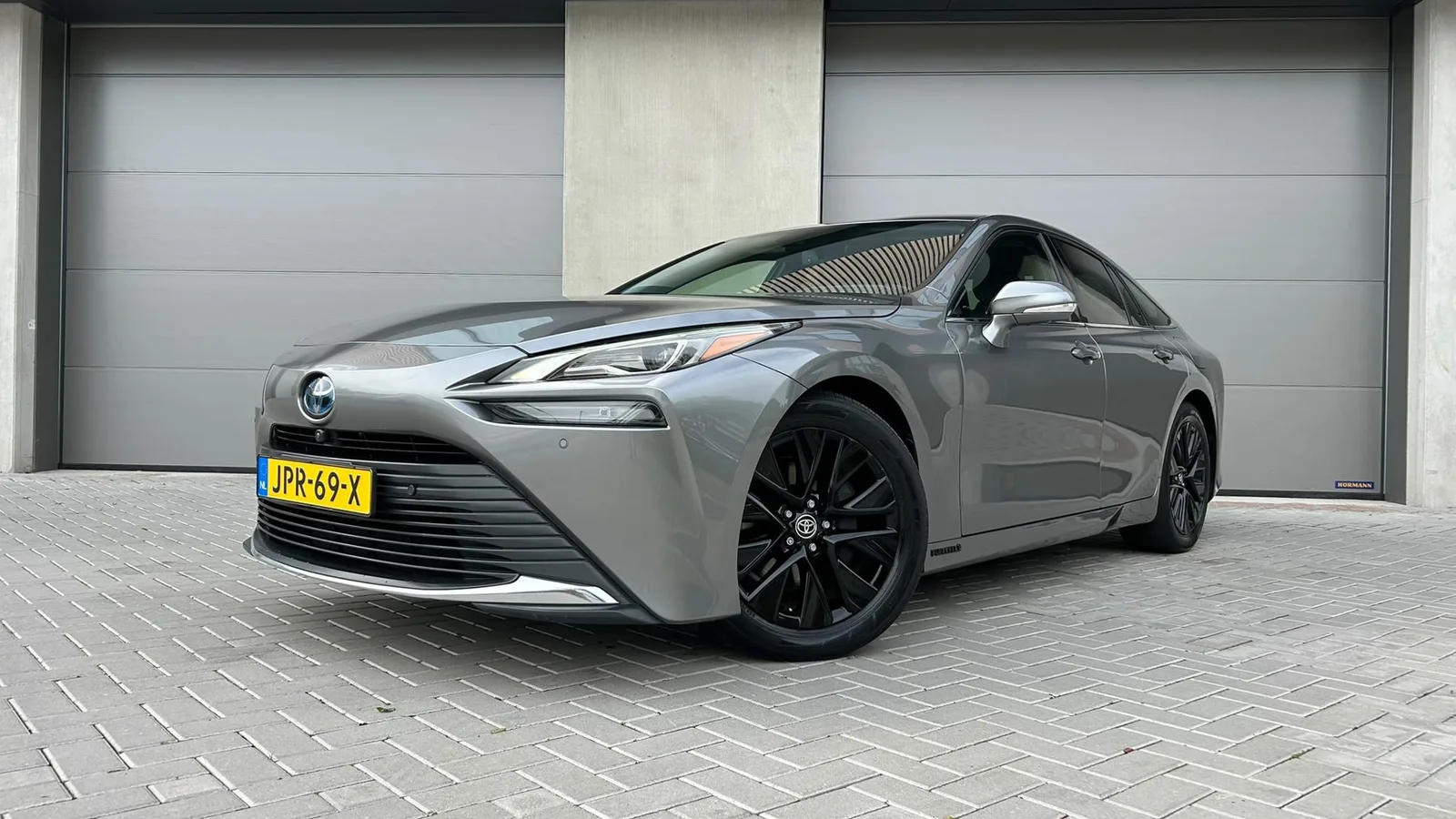 Toyota Mirai (2021) — foto 1