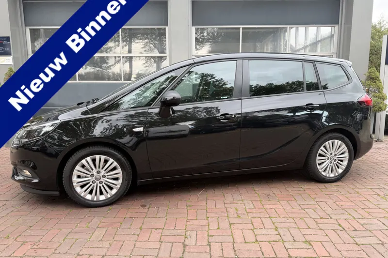 Opel Zafira (2017)