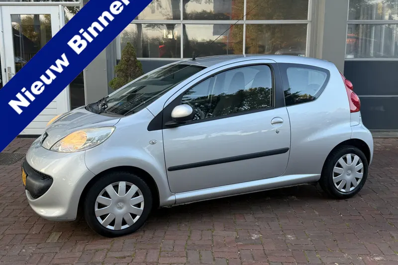Peugeot 107 (2006)