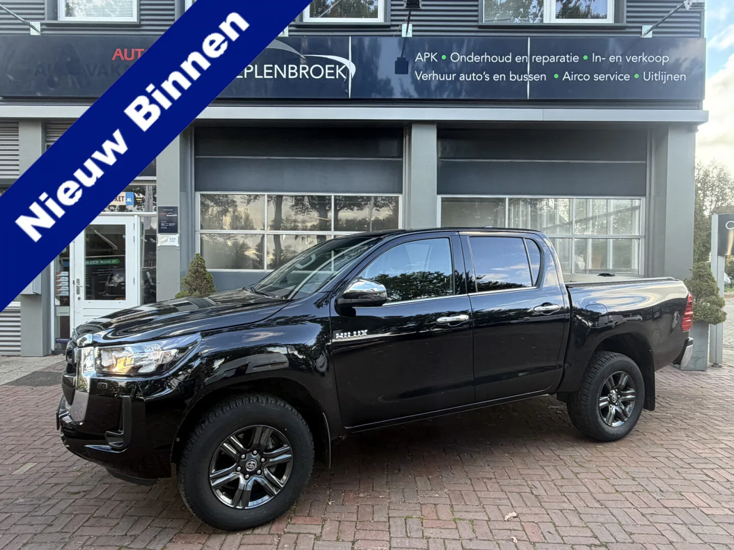 Toyota Hilux (2024) — foto 1
