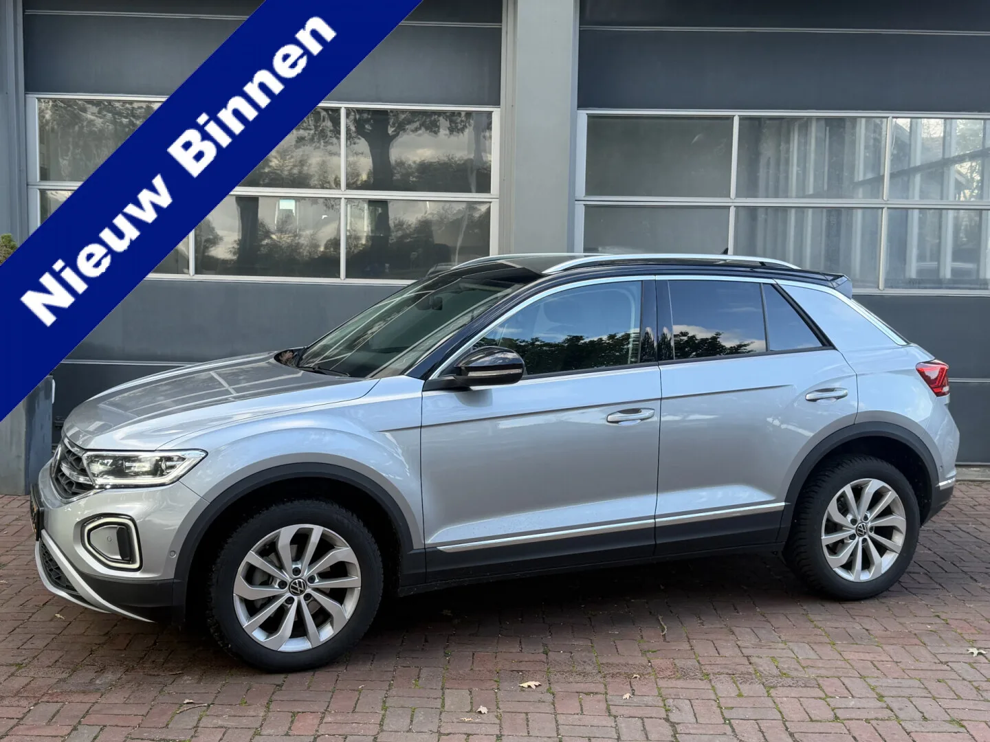 Volkswagen T-Roc (2024) — foto 1