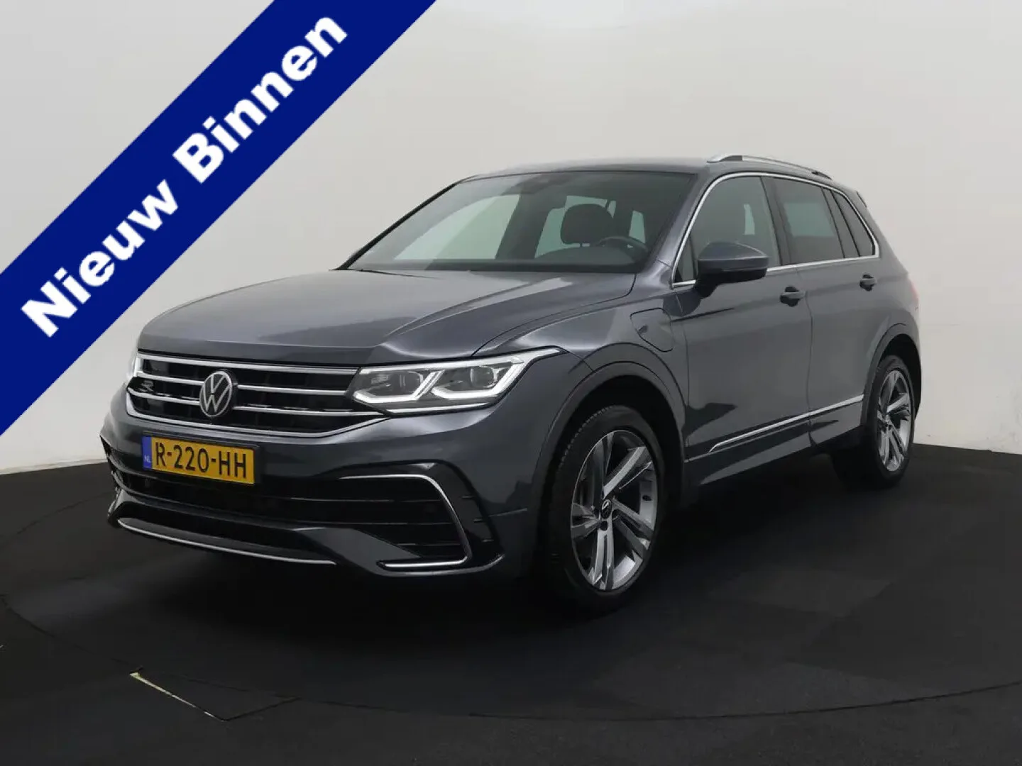 Volkswagen Tiguan (2022) — foto 1