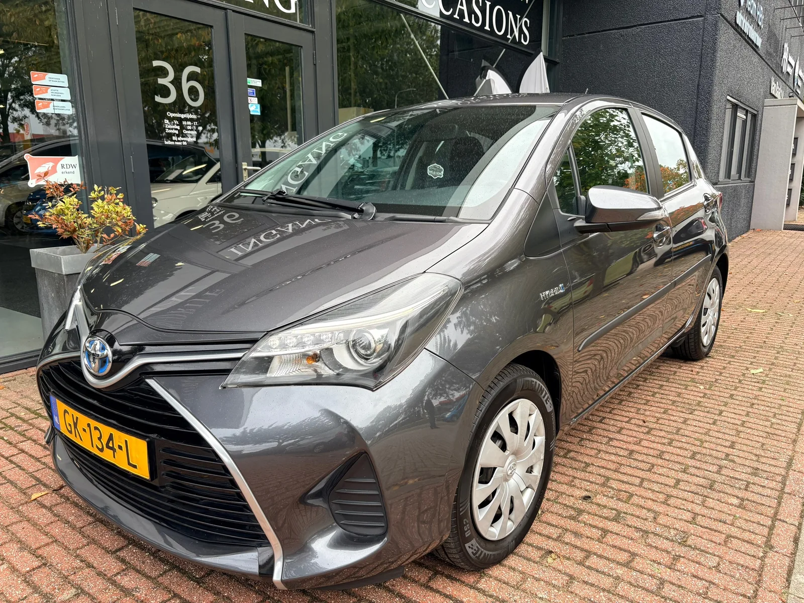 Toyota Yaris (2015) — foto 1