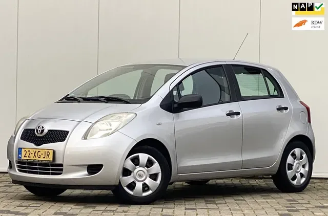 Toyota Yaris (2007) — foto 1