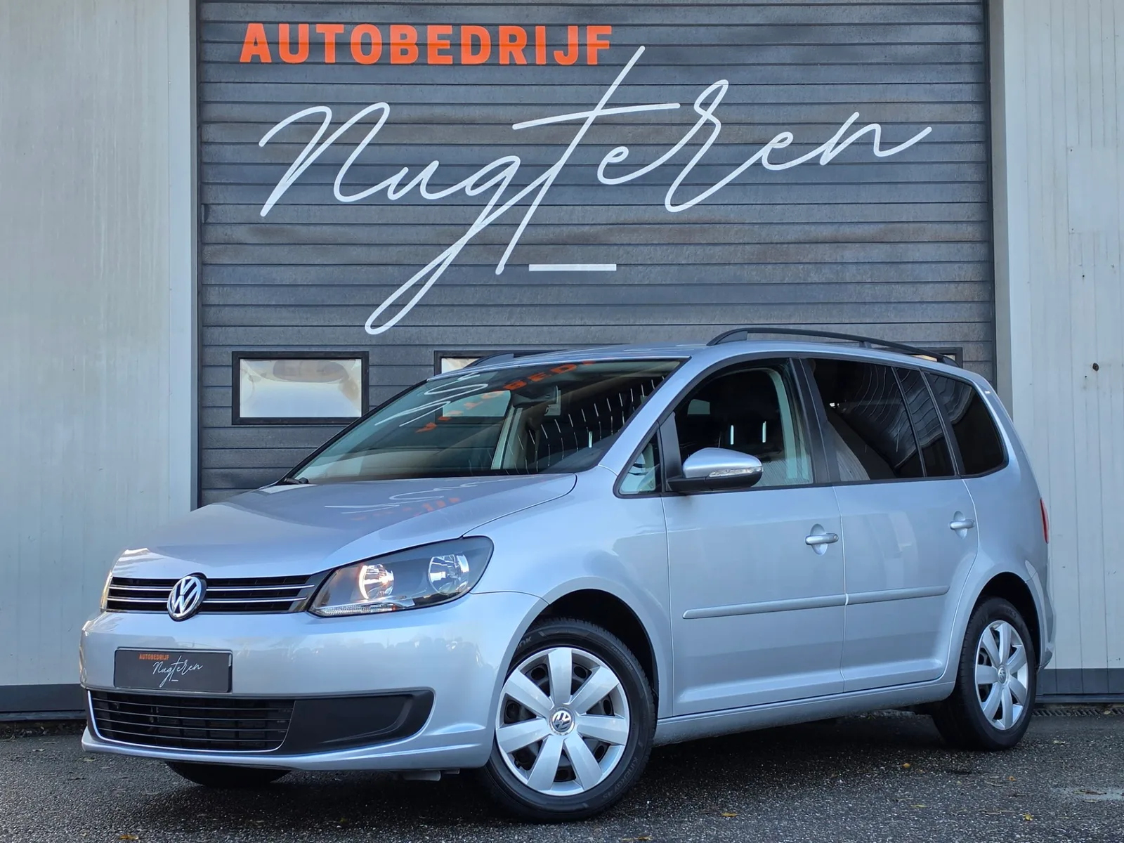 Volkswagen Touran (2012) — foto 1