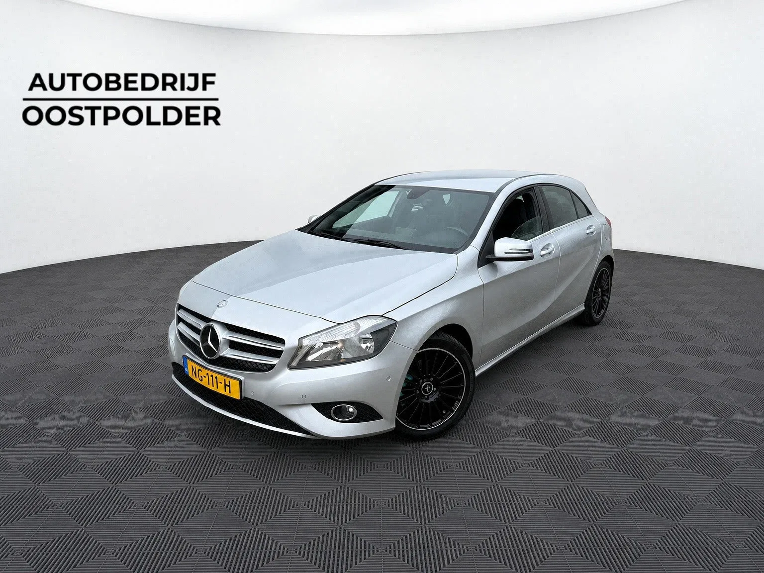 Mercedes-Benz A-Klasse (2015) — foto 1