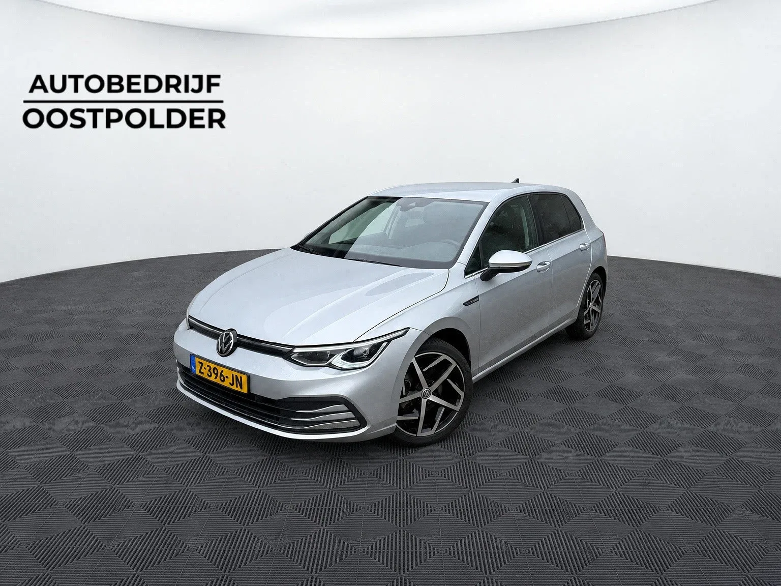 Volkswagen Golf (2020) — foto 1