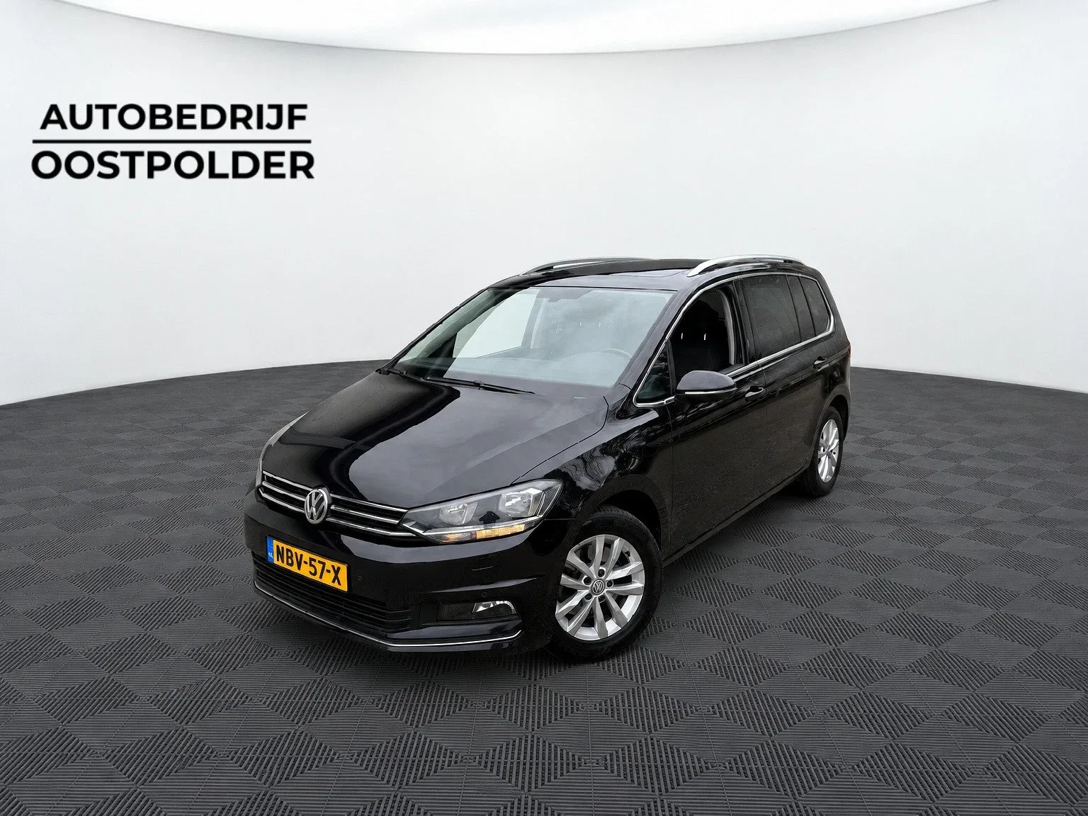 Volkswagen Touran (2018) — foto 1