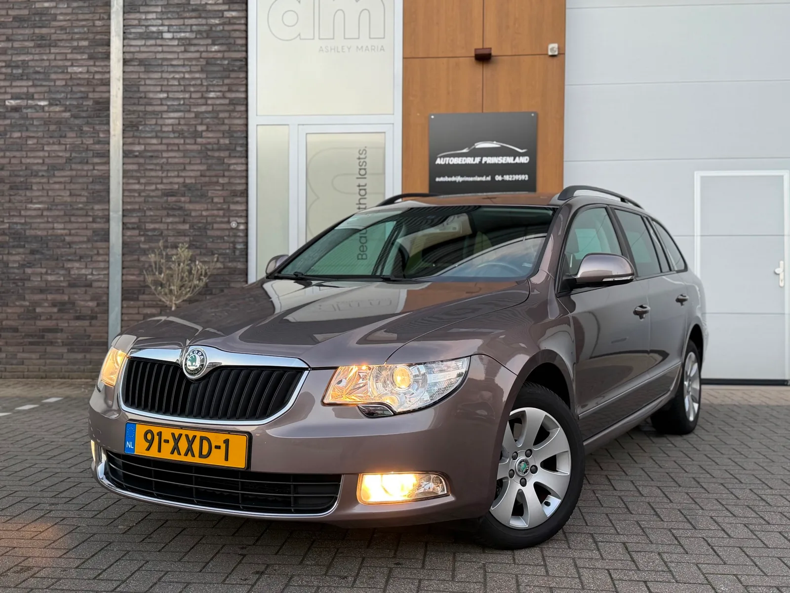 Škoda Superb (2012) — foto 1