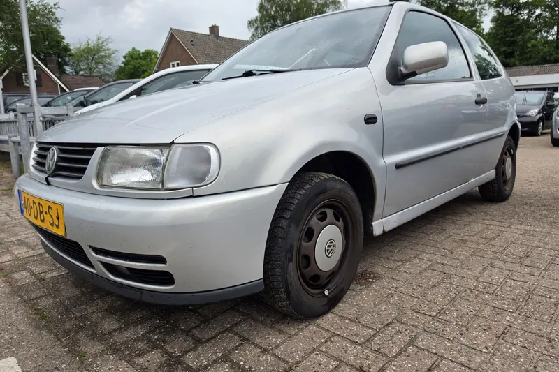 Volkswagen Polo (1999)