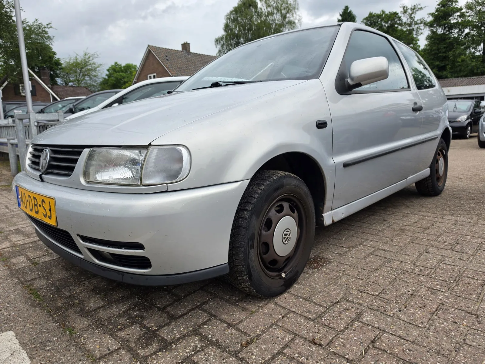 Volkswagen Polo (1999) — foto 1