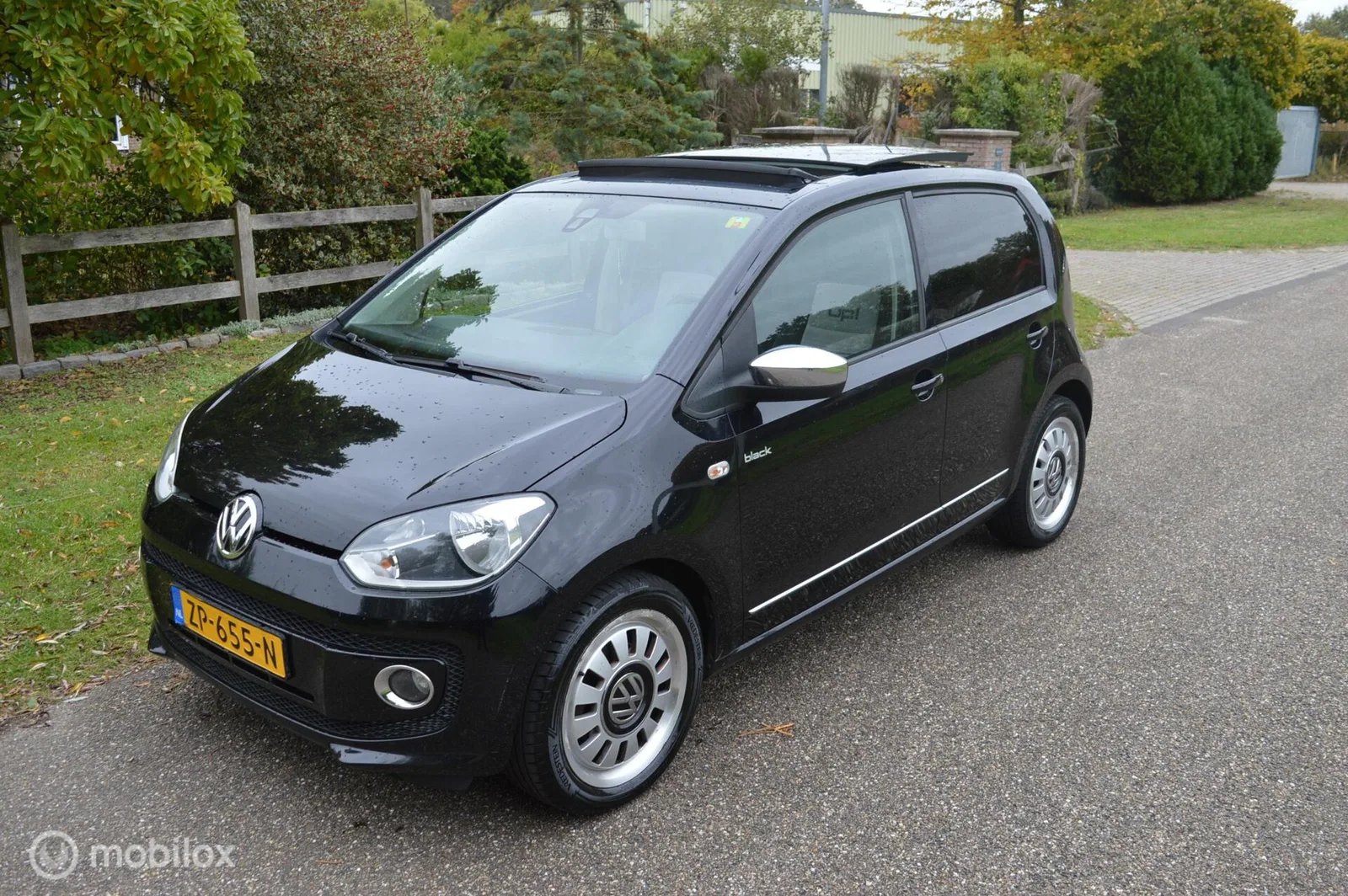 Volkswagen Up! (2013) — foto 1