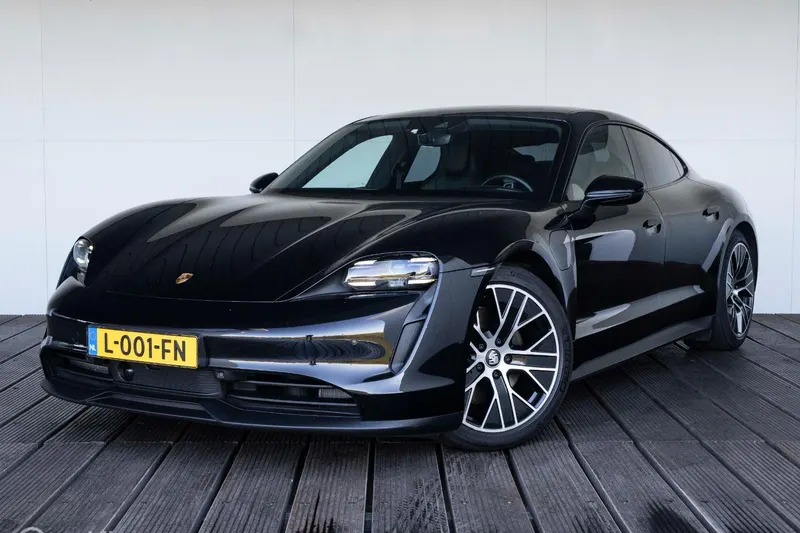 Porsche Taycan (2021)