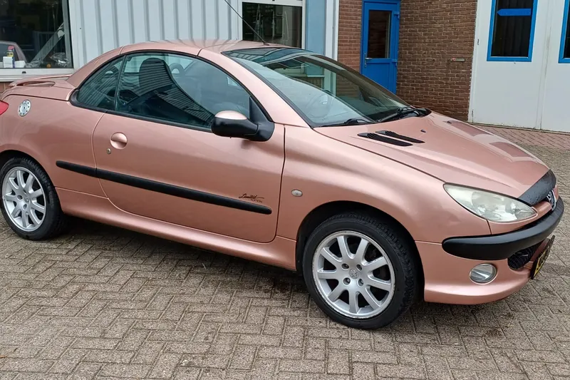 Peugeot 206 (2002)