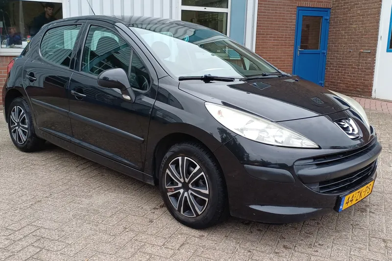 Peugeot 207 (2008)
